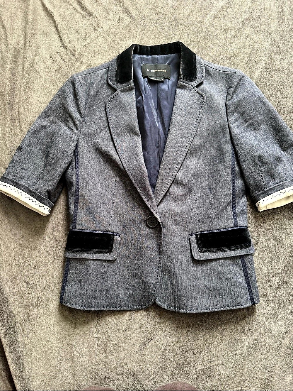 BCBGMAXAZRIA Gray Blazer Size Small Like New